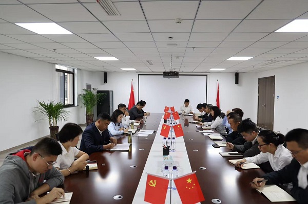 霍邱項目召開(kāi)全體職工大會(huì )為沖刺四季度任務(wù)做動(dòng)員部署